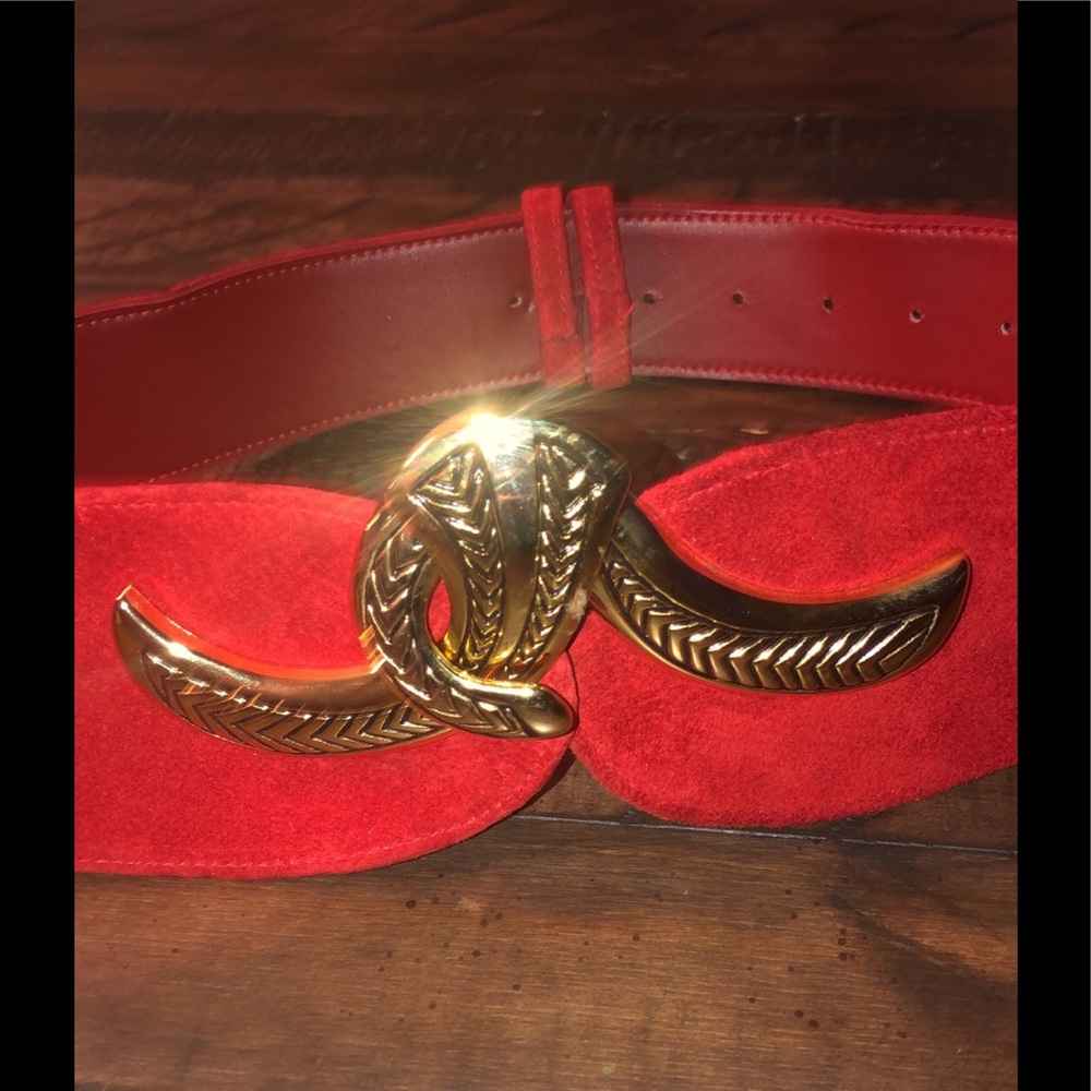 🔥 Red Leather belt with gold belt buckle 34 in